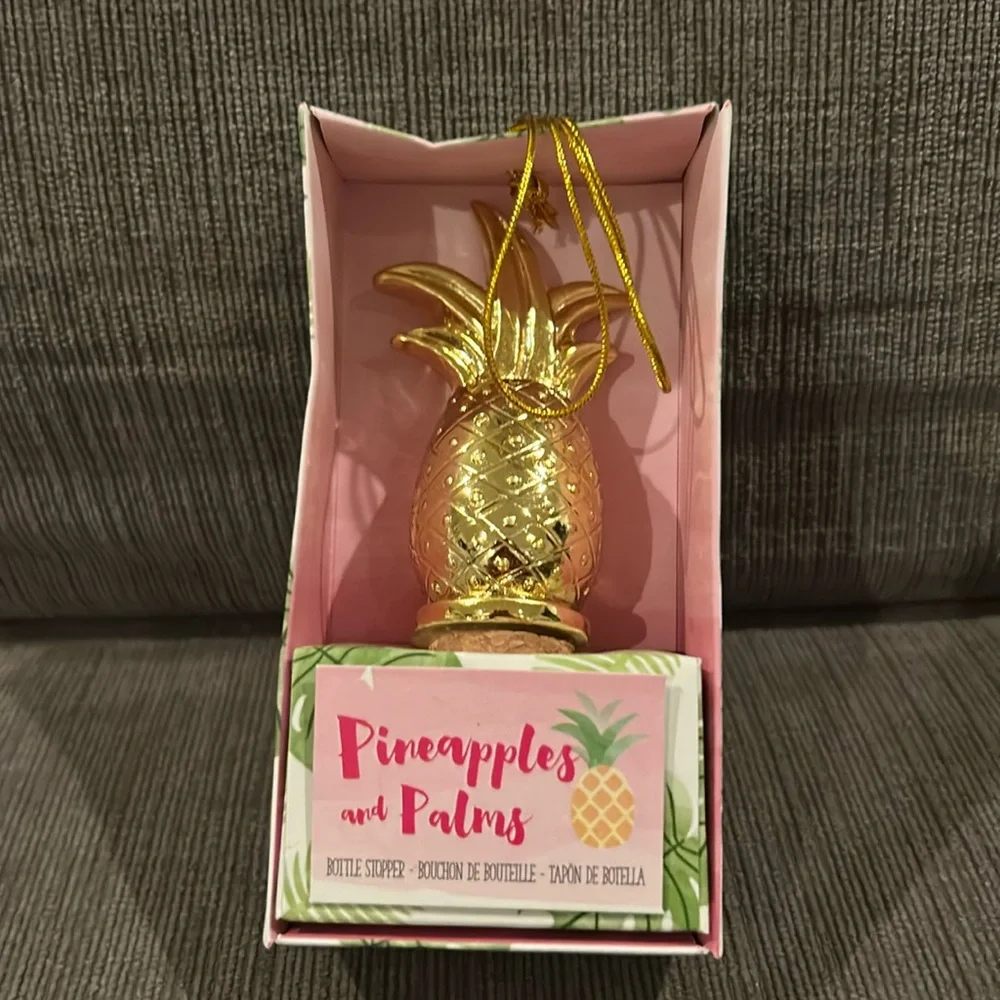 Pineapples and Palms Gold Pineapple Bottle Stopper NIB